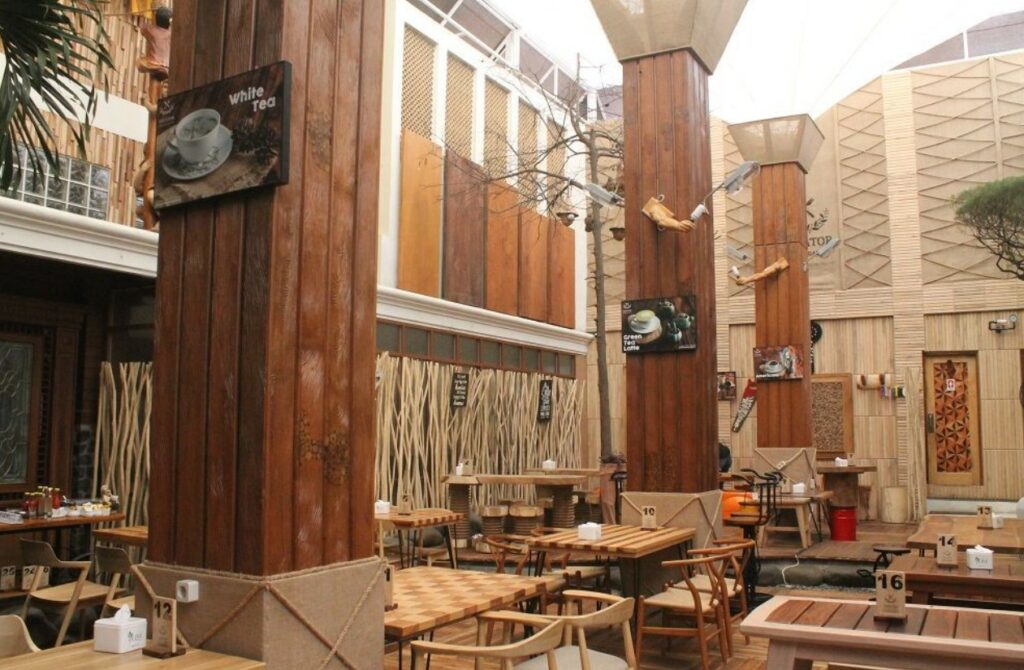 cafe instagramable di bandung - Equator coffee and gallery